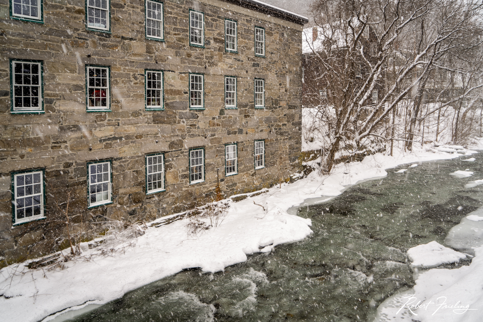 Snowfall Simon Pierce, Woodstock, Woodstock VT, covered bridge, snow, website
